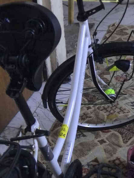 سلام عليكم بايسكل موديل١٤للبيع مال بالة ماصار سبوع من خذتة للبيع ب١٤٠وبي مجال حك جية المكان بغداد جسر ديالة فلكت سلمان باك واتساب***********
