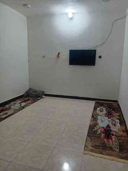 سلام عليكم
بيت للبيع زراعي بحي الكوفه 

مساحه ١٥٠م 

بناء طابوك عكاده مرتب وجديد 

يتكون من 
ديوانيه مطبخ صاله غرفتين وصحيات ومنور 
 
السعر [٥٥]وقابل للتفاوض

لاستفسار مراسلة الحساب أو الاتصال على الرقم 

***********
