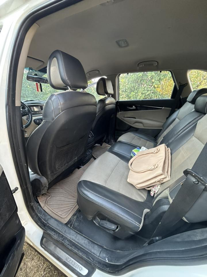 سورنتو 2015 شكل ال 2016 
وارد خليجي. 
ماشية 140km 
 سيارة مكفولة كفالة عامه من الصبغ والبارد
كير مكينه شرط الفحص  
للتواصل 
***********
