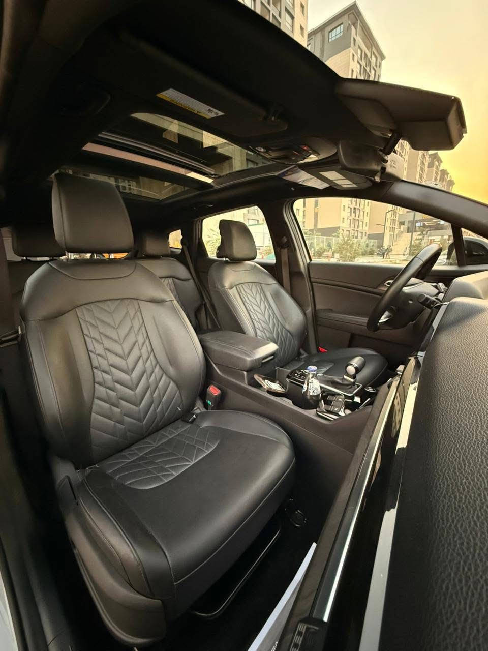 2023 Kia Sportage X Line
‎ماشية ٢٢ الف   
‎بدي لارج
‎فول للاخير
‎ بانوراما
‎فورل ويل  

فول موصفات 
‎بصمه  تشغيل عن بعد 
‎صندوق كهرباء
‎  شاشة كبيره لمس متصلة 
‎كاميرا دوارة 
‎رادارات ٣٦٠/ رادار امامي وجانبي وخلفي
                                      مقاعد جلد كهرباء ، تدفئة 
                                    إنارة داخلية متغيرة ٧ ألوان 
                                                  اربع وضعيات قيادة 
                                             اوتو ستوب ، اوتو هولد 
‎نزول منحدرات                                                
‎.تبريد قطعتين  
‎.نقطه عمياء
‎قيادة ذاتية وتحديد مسار
 
السعر ١٩٥ 
***********
