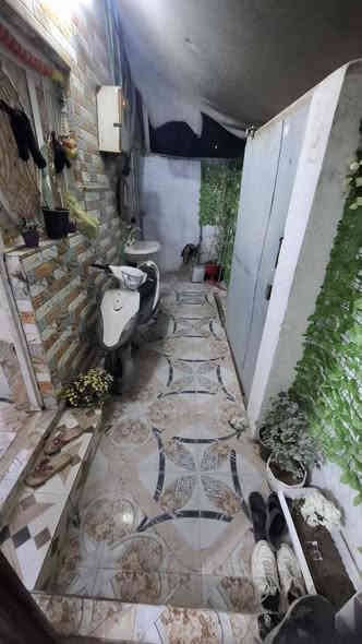 السلام عليكم دار زراعي للبيع.بي وصل تطويب
المساحه 120 
البناء غرفتين و صاله وديوانيه وصحيات ومطبخ
البناء بلوك كهربائي  مع شياش نضيف ومرتب مابي نقص
 العنوان زديناويه نهايه شارع صفي الدين قرب مجمع حسن يبعد عن التبليط 15 متر 
بي معامله طابو
السعر  65 وبي مجال
للاستفسار ***********
