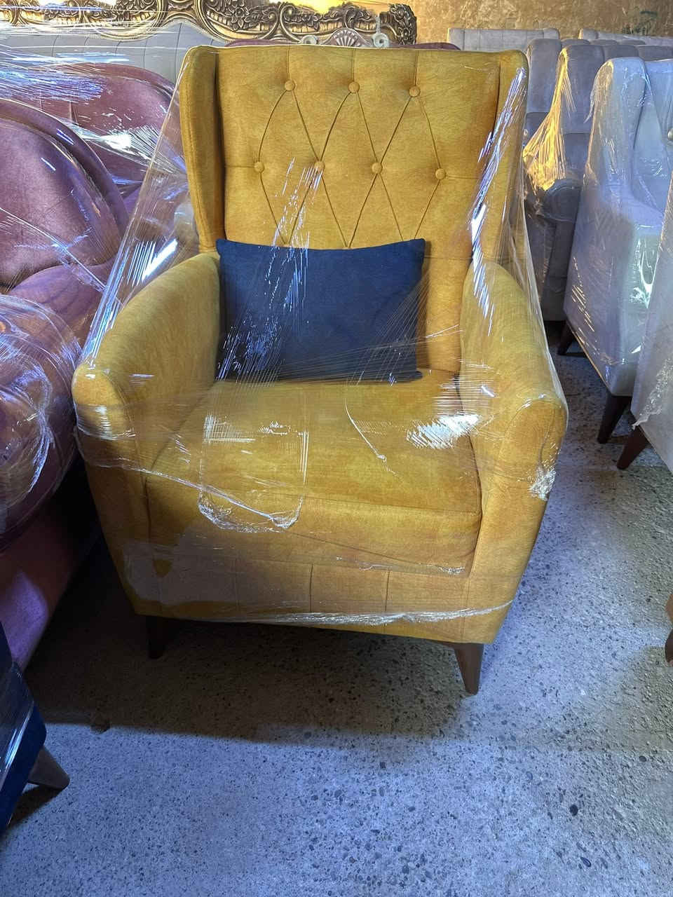 قنفات كلة مستخدم شهر شرط 
النيلي ٨ نفرات سرير ومخزن شرط مستخدم شهر ب٤٠٠
الزيتوني ١٠ نفرات سرير ومخزن ب٥٥٠ 
ملكي كريمي اخو الجديد ب٦٥٠
ملكي وردي ب٥٥٠
ويرهم مراوس وشعندك اشتري واتساب فقط ***********
