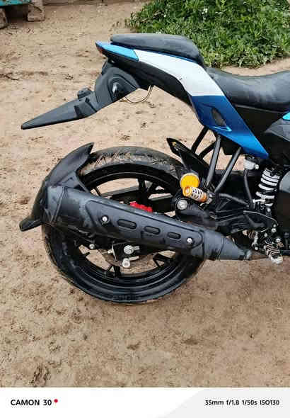 السلام عليكم
بنلي  200 s  للبيع 
مكان صلاح الدين بلد
سعرهه ٢١٠٠ 
اوراق وكمرك 
***********
