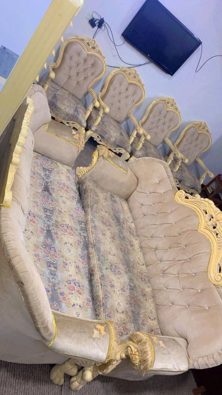 طخم ملكي تزگام ثگيل اصلي نظيف
أخو الجديد لون كريمي
 6 ست قطع 
(اربع كراسي واثنين كبار )
السعر (650) وبي مجال للشراي 
للأستفسار دايركت.


**إذا كنت صاحب هذا الإعلان وتريد حذفه لأي سبب، رجاءا أرسل رسالة إلى الدعم الفني**