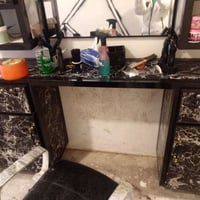 ميز حلاقه لبيع سعر اتصل 07517723501