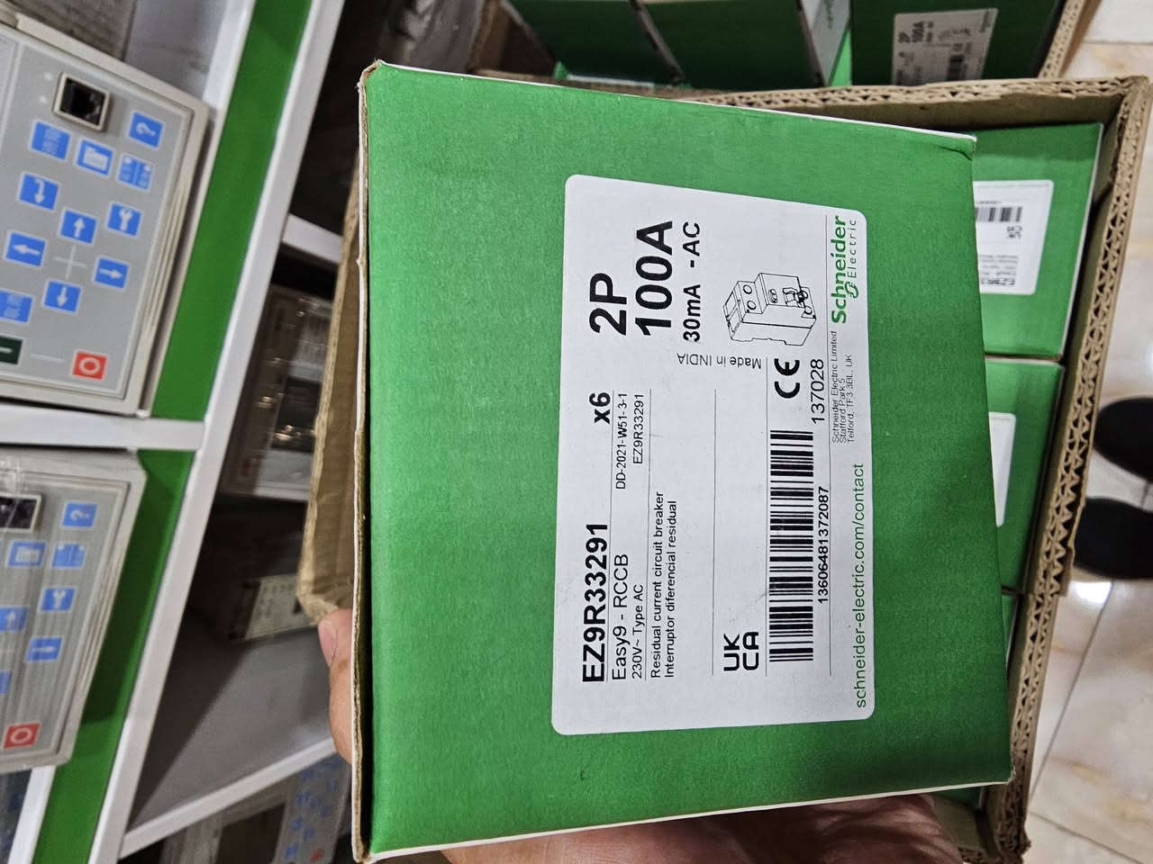 يتوفر ...
جوزة ايرث لكج  شنايدر أصلي ثنائي 100 امبير حساس بشري.. 
للتواصل أكثر على الخاص او على الواتساب: ***********
يوجد خدمة توصيل لكافة المحافظات 
العنوان بغداد عكد النصارى خلف جامع ابو التمن 
.....مصطفى الحجامي.......
