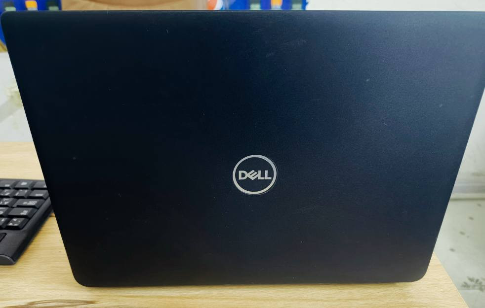 لابتوب dell للبيع
المواصفات:
نظام التشغيل: Windows 10 Pro
المعالج (CPU): Intel® Core™ i7-8565U @ 1.80GHz (يصل تقريباً إلى 1.99GHz حالياً)
الذاكرة (RAM): 8.00 جيجابايت (المتاح 7.88 جيجابايت)
نوع النظام: 64-bit Operating System، معالج x64-based
الهارد 265 ssd
النظافة : 100٪ دهل اوران, واسط


**إذا كنت صاحب هذا الإعلان وتريد حذفه لأي سبب، رجاءا أرسل رسالة إلى الدعم الفني**