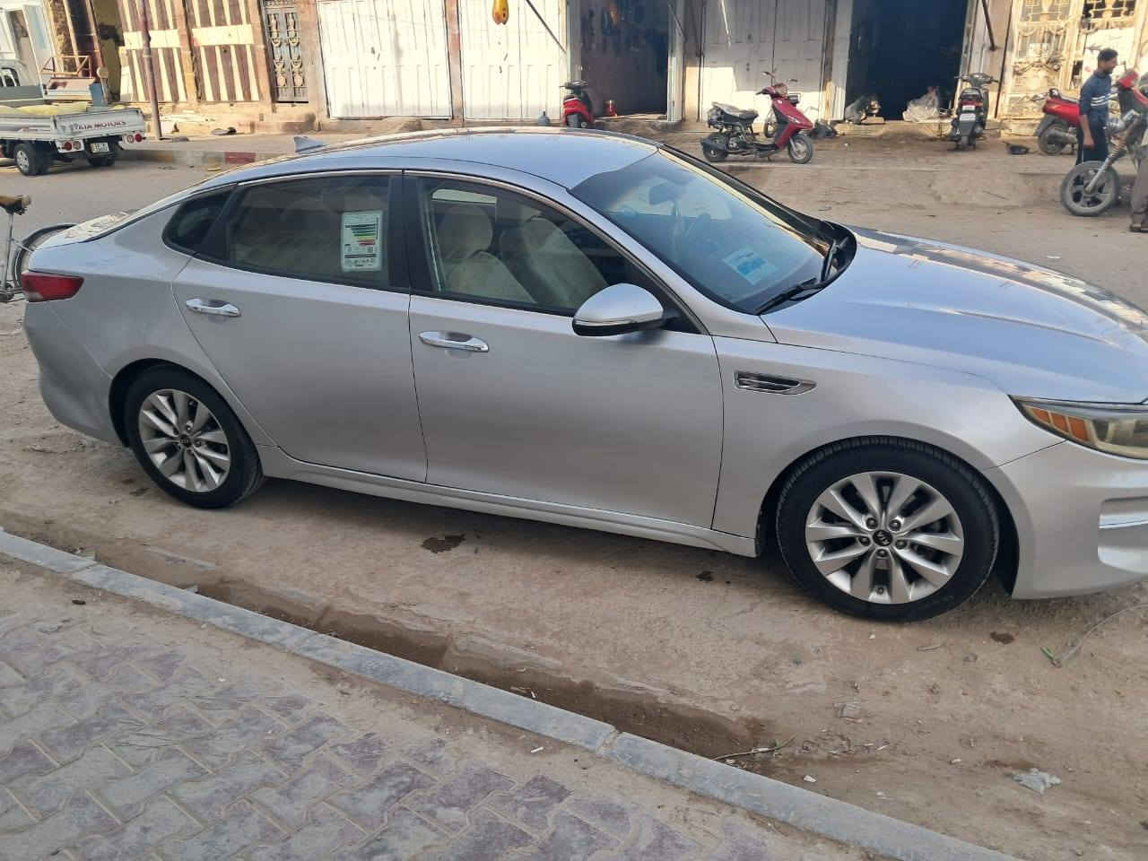 السلام عليكم
للبيع كيا اوبتيما موديل 2017 وارد أمريكي حادثها جاملغ الخلفي بدون دواخل وهنا صار بيها جراد جهت الأيمن ورشيتهن جماليه بدون ضربه شرط عندي صورها قبل الصبغ بجمها مكفول شواصيها مكفوله ليبل واحد السياره تكم كله مكفولات محرك 2400 كير ومحرك مكفولات موصفات معروفه Fe تحكم ستيرن جهتين شاشه كامره حساس خلفي نضام ECO رقم واسط انكليزي بسمي سنويه مجدده تحويل مباشر السياره خير من الله ترايك وين مايعجبك وصورها قبل الصبغ داخل المنشور وصور الحادث 
سعرها 115  
***********
***********
