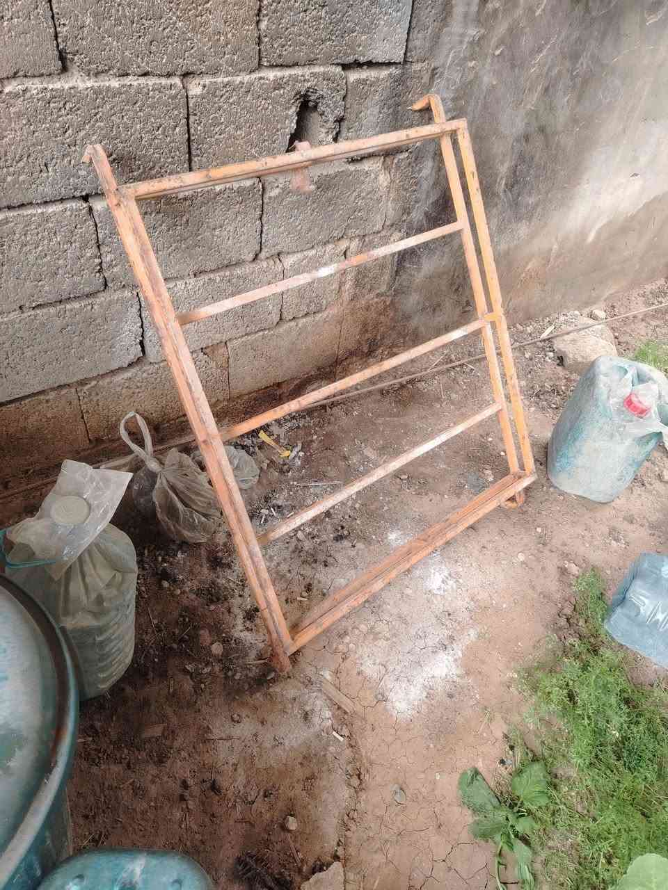 السلام عليكم سيبايه مال سياره قديم نضيفه ٤٠ بيه مجال ***********
