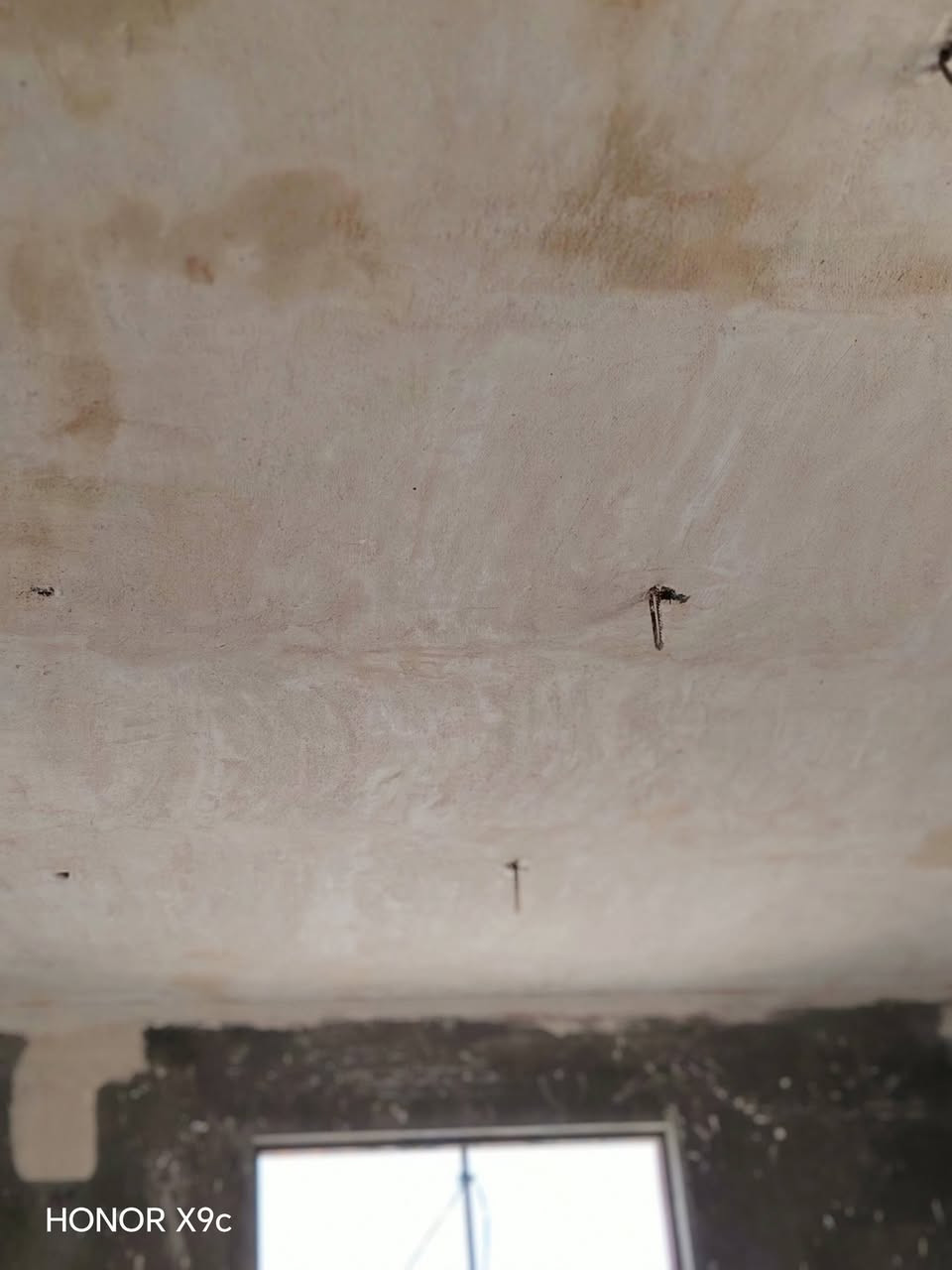 خلفه لبخ وجص وبياض وسعار مناسبه***********
