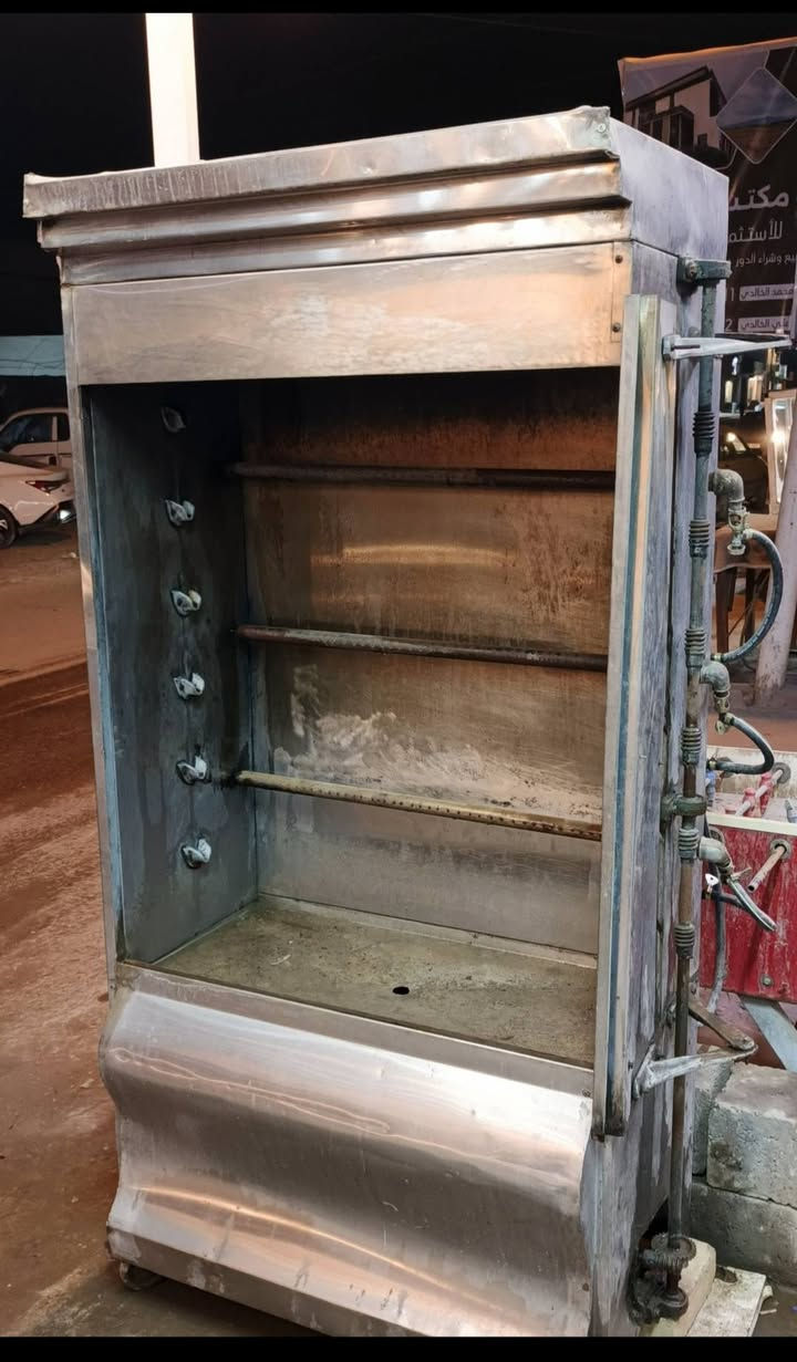 السلام عليكم شوايه دجاج للبيع مكان الشرطه الخامسه
***********
