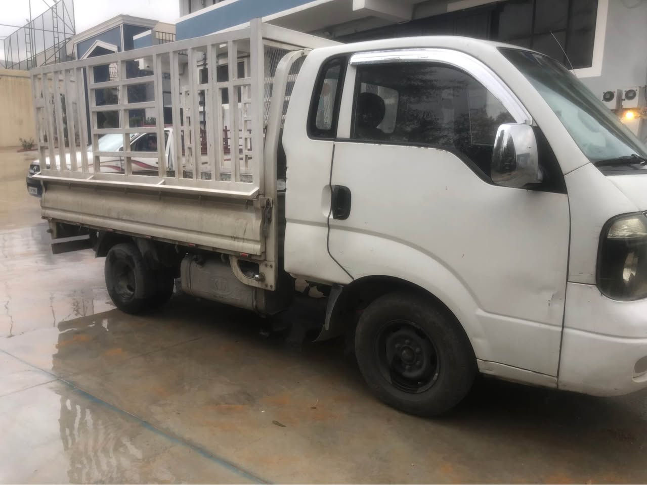 سەرەتا بەناوی خوای گەورەو بەخشندە کیا دوتەنی. مۆدێلی ٢٠١١ سەیارەیەکی جاهیزو بێ مەسروفە ماڵی کەسابەتە ٦ تایەی باشی لەژێرە نرخی ١ دەفتەرو مەعامەلە بۆ پەیوەندی کردن *********** السليمانية, العراق
