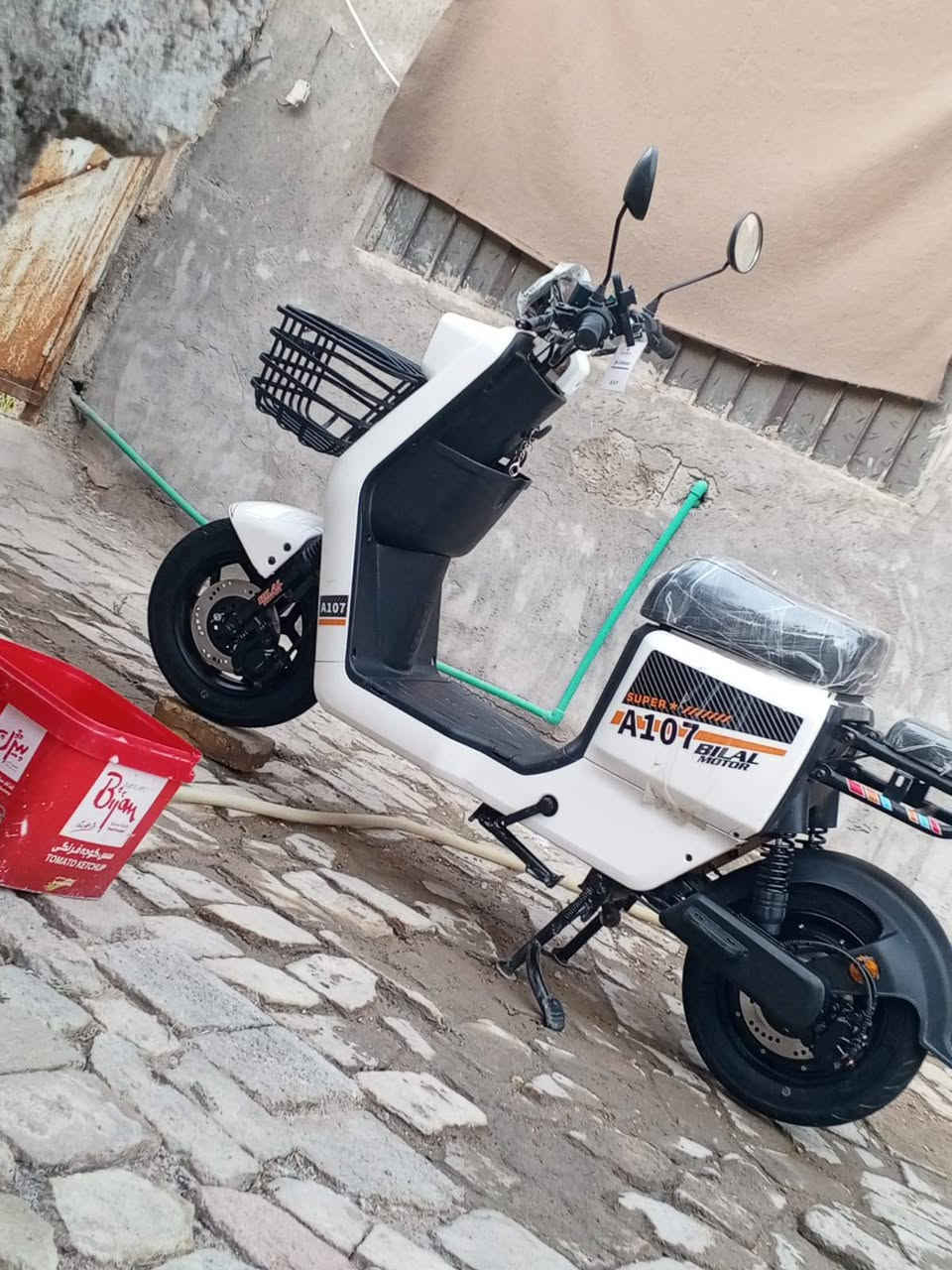 بايسكل شحن كهربائي مستعمل
الاستعمال: شهر واحد فقط
الحالة: عطلة الشحن ما يشحن (يحتاج تصليح)
الشركة والموديل: A107 BILAZ MOTOR (مثل ما موضح بالصور)
السعر: 650 ألف
🌟 قابل للتفاوض
📍 المكان: كربلاء – قرب سيطرة لابراهمية، العامرية طنوبة
للاستفسار مراسلة خاص.
+964 785 801 2119 كربلاء, العراق


**إذا كنت صاحب هذا الإعلان وتريد حذفه لأي سبب، رجاءا أرسل رسالة إلى الدعم الفني**