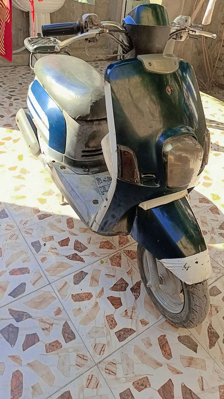 سلام عليكم للبيع دراجه بوليسي ياباني كلهة شغاله دراجه خرسه شلعه ومعدل شراي يتصل سعره 400مكان حله أبو خستاوي***********
