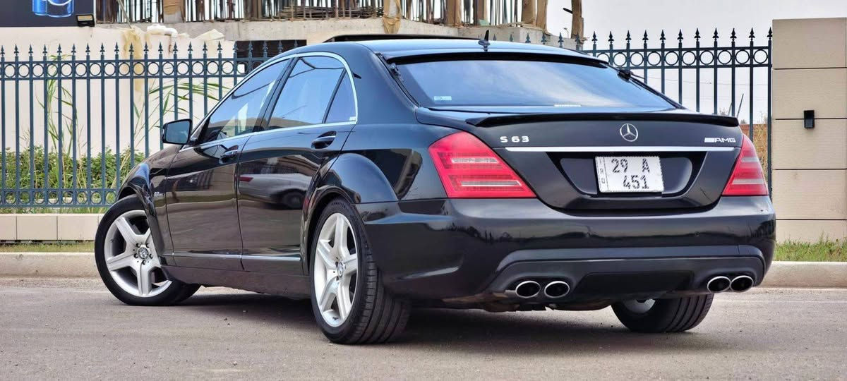 سلام عليكم تحفه للبيع AMG  S63 موديل 2007 وارد يابان ماشيه 137الف رقم واسط مميز بسمي محرك V8 5500CC باب طويل فول مواصفات سياره كارتون مال جناي ***********
