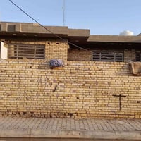 السفحة الأولى • ٢٠٠م • بناء حديث
