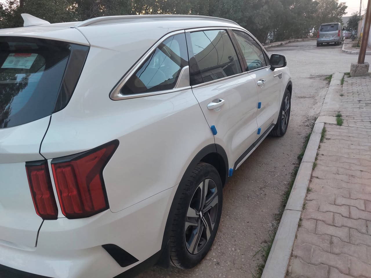 سورنتو 2023 خليجي
ماشية 24 الف حقيقي بعدهي بتايرات الشركة
رقم بغداد الجديد
اريل زعنفة GPS
محرك 6 سلندر
گير ماوس
بصمة وتشغيل عن بعد
السيارة كفالة عامة عدا شخط صغير ومكحل
السعر/ 289 وبيهة مجال بسيط
العنوان/ الديوانية حي الجامعة
للاستفسار/ ***********
                 ***********
