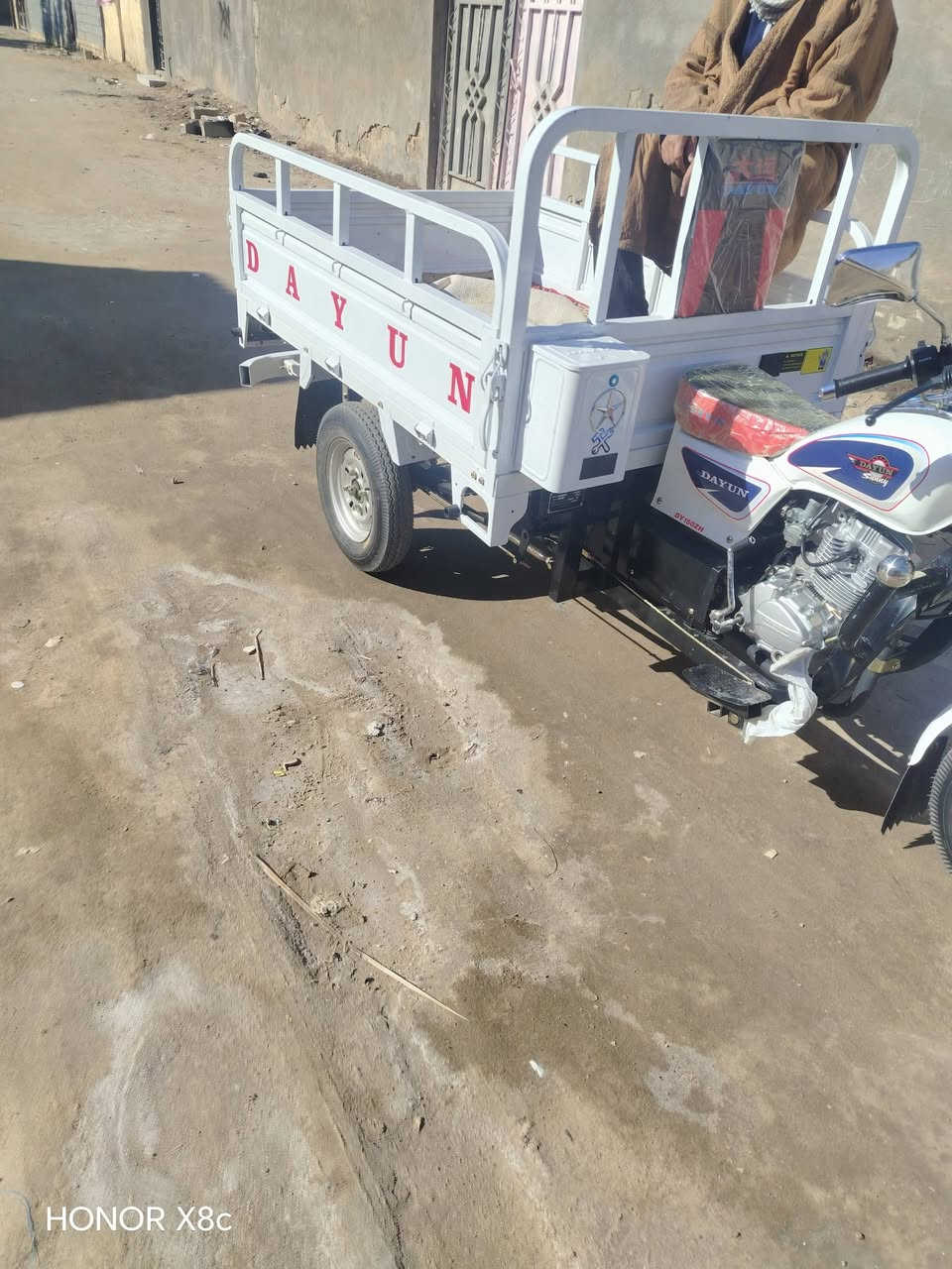 ستوته موديل 24 اصولي  مكفوله كفاله عامه صارلها سبوع طالعه من المعرض السعر 3 و 200 مكان ناصريه قضاء سيددخيل مامتواجد فيس ***********
