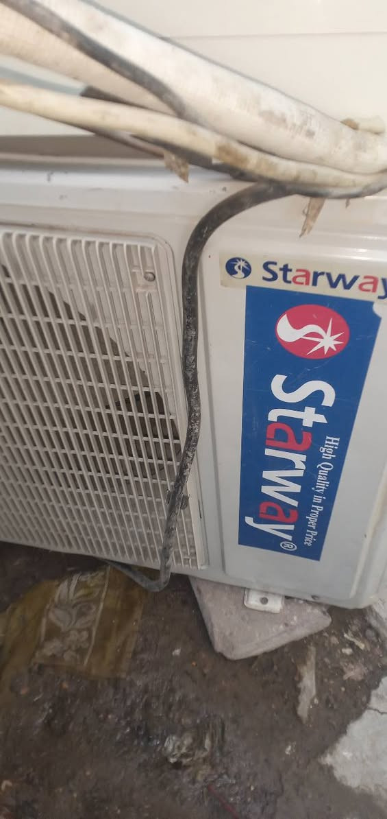 سبلت للبيع بواري مابيه سعر ٣٠٠نضيف ***********
