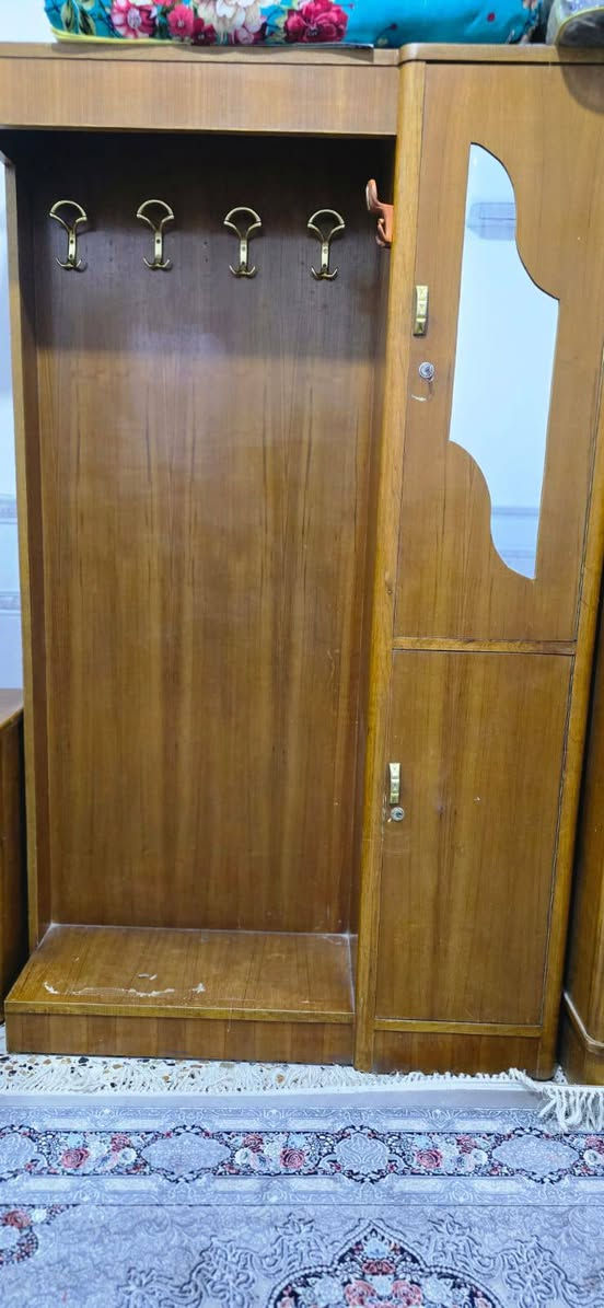 غرفة مستعملة للبيع المكان القاسم/حي العسكري
السعر ٦٠٠ ألف وبيها مجال.
للاتصال /***********
