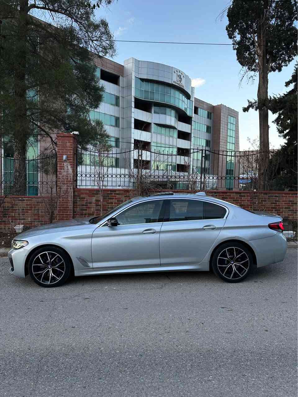 کوردی ـ عربـــــي 🔥 
BMW 530i 2021
Engine:V4 2.0L 🔥

٧٠ هزار مایل روشتووە 
کلین تایتل// تەنها ٣-٤ شوێنی تەعدیل ساردە ، سەری شاسیەکەشی ٣ پەنجە بۆیاغە پەرەشوت تەقیوە
دەعامی بۆ دەعامی ١ دینار مەسرەفی نییە ، گێڕ و مەکینە بە شەرت 
برغوی بانەدراوە ، کامل سێرڤس کراوە 

داتاشو , حەساس , رادار ، گوشین ٧٠٠ ، سەماعە هارمان کاردن
 , سلایت 
نرخی ٢٦٨ وەرقە و مجالەکی کەم
شوێن شقلاوە
0751-105-6858
~~~~~~~~~~
~~~~~~~~~~

BMW 530i  2021
Engine:V4 2.0L 🔥

ماشي ٧٠ الف مایل
(٣-٤ مکانات صغیر تعدیل بارد و ٣ أصابع شاصي مصبوغ پرشوتات طاگ)
دعامی ل دعامی ما بها دینار مصرف و سیارە جاهز
گیر و محرک و کلشيء بشرط شهر واحد 

 داتاشو , رادار , حساس, کشنات ٧٠٠ ، سماعات هارمان کاردن ، سلایت 
سعر 268 ورقە بي مجال بسیط
مکان سیارة شقلاوە

0751-105-6858 أربيل, العراق


**إذا كنت صاحب هذا الإعلان وتريد حذفه لأي سبب، رجاءا أرسل رسالة إلى الدعم الفني**