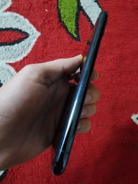 ايفون 11 برو للبيع  مامفتوح ولامبدل بي شي  بطارية 82 نظيف نفس مموضح با...