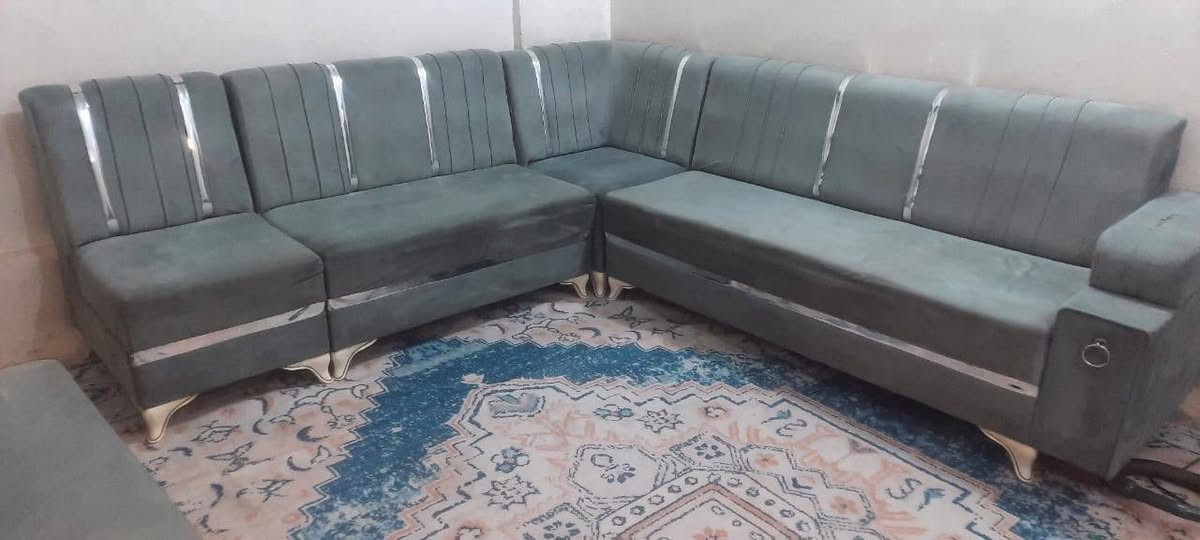 تخم نظيف  10 مقاعد  ب300 وبي مجال 
العنوان حله نادر الثالثه 
***********
