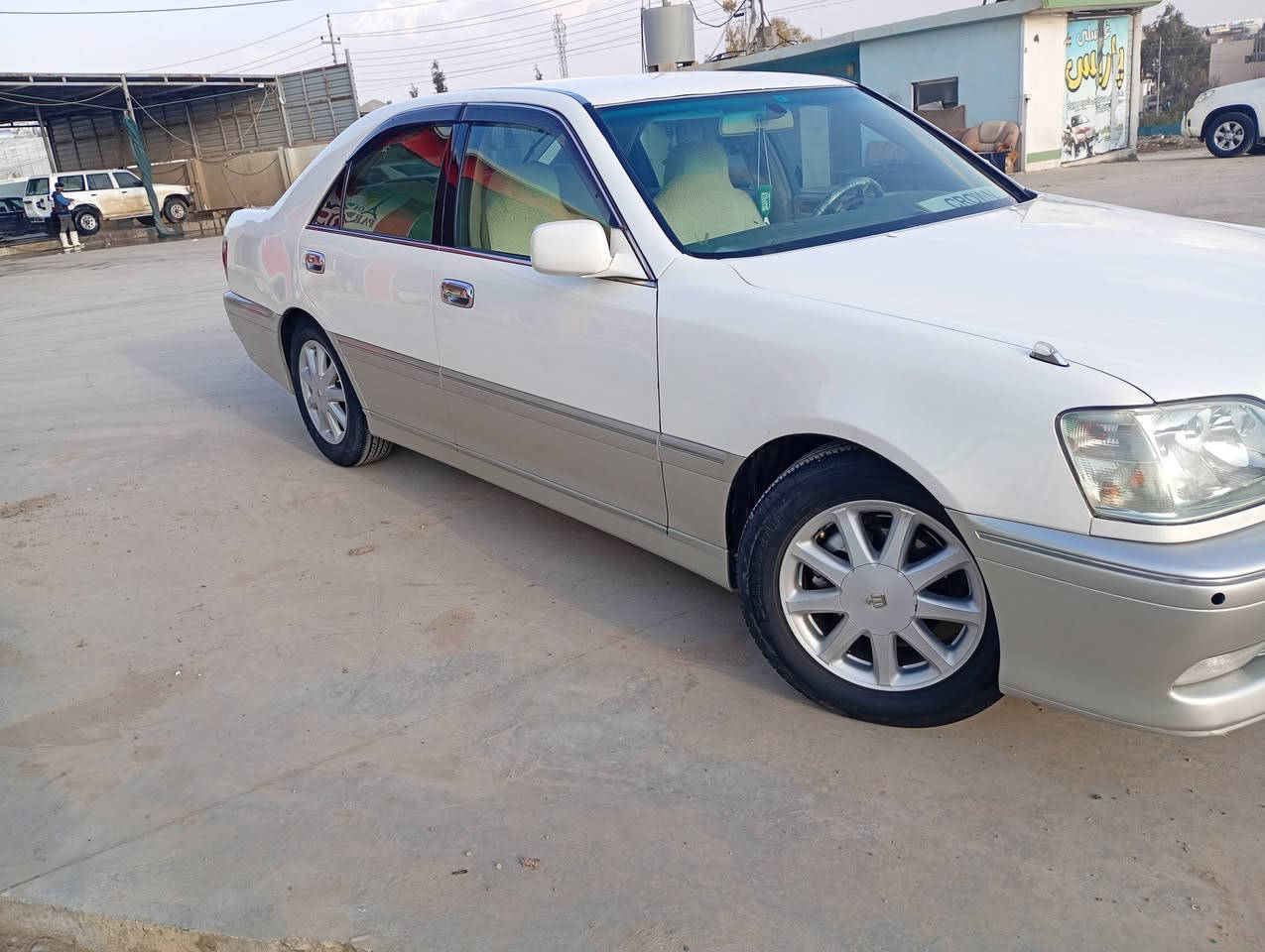 مةليكة موس 2002
D171
Cd بؤكس
ئاوينة شةفت
دوودووگمةي چواركوشن كارةبا
چوار جام ئؤتؤ
چوارتايةي ويلي نةجمةي لؤكي لةسةرة
يةك دينار مةسرةفي تييا نيية
سةيارةكة لؤك لؤكة
62 گةلاو مةعمةلايةكي كةم
***********
***********
