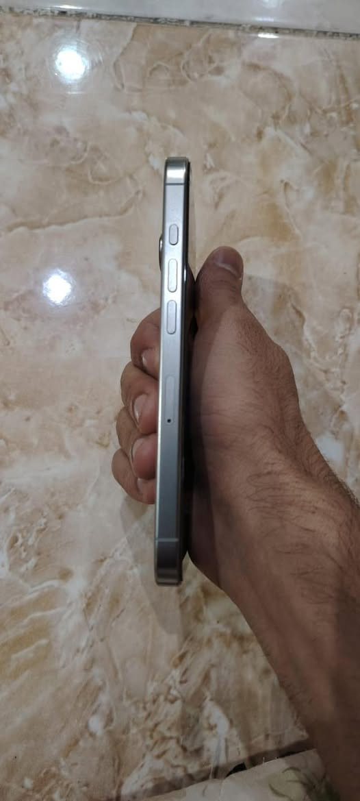 ايفون 16 برو بطاريه 89 ذاكره 256 جهاز نضيف استخدام شخصي غراضو كامله كورتون 
السعر:8اوراق 
السعر :مليون و200 
رقم الهاتف :***********

