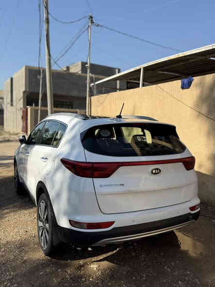 السلام عليكم 
سياره سبورتج خليجي موديل 2018 
رقم بغداد  
سياره بيها بارد جوه قبق البانزين  فقط والباقي كله مكفول 
مواصفات السياره 
بانوراما 
بصمه 
مرايا ترحيب 
ابواب ترحيب 
فول مواصفات 
السعر المطلوب 192$ 
للاستفسار الاتصال على الرقم ***********  مكان السيارة بغداد الطارميه
