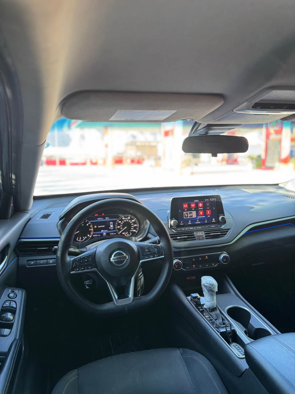 Nissan Altima SV 2022
نیسان ئاڵتیما  ٢٠٢٢  SV رەنگی نەوتی 66 مایل ڕۆشتووە سەیارەکە کەم ڕۆشتووە زۆر تازە و جاهیزە
وەک بۆیاخ تەنها دوو پارچەی بۆیاغە چملخ و بۆنیت لای سەکن ، دەرگای سەکنیش بە بیلاد گۆڕاوە یەک دوو چاڵ لە سەقفی هەیە زۆر کەم دیارە شوختێکی بچووک لە دەرگای دوای سەکن هەیە،
ئەرباگ تەنها سوکان و شانی سایەقی تەقیوە و سیستەم کراوە 
یەدە بەسمە تەحدیل سورحە خەتی جادە مۆد و سپۆرت مۆد 
زۆر زۆر پاک و بێ کێشەیە و مواسەفاتی جوانە چوار تایە و ویلی لۆکی لە ژێرە 
ڕادار و خەتی جادە و برێک تەبرید سارد و گەرم مەزبوت بەشەرت بەردی سالۆنسا بەشەرت مەکینە چوار پستۆن ٢.٥ بی تۆربۆ بـێ دەبل ئەکسل کوشن کارەبای بەسمە شەخال ڕادار ٣٦٠ پلە
گێڕ و مەکینە و کارەبییات و هەموو شتی تر بەشەرت کامل سیرفس کراوە
 رەقەم سەنەوی تازەیە بەناوی خۆمە رەقەم کردوە هەموو بەشەرت
رەقەم سلیمانی
ناونیشان ڕانیە 
ڤایبەر وەتس ئەپ
0701392804
*********** السليمانية, العراق
