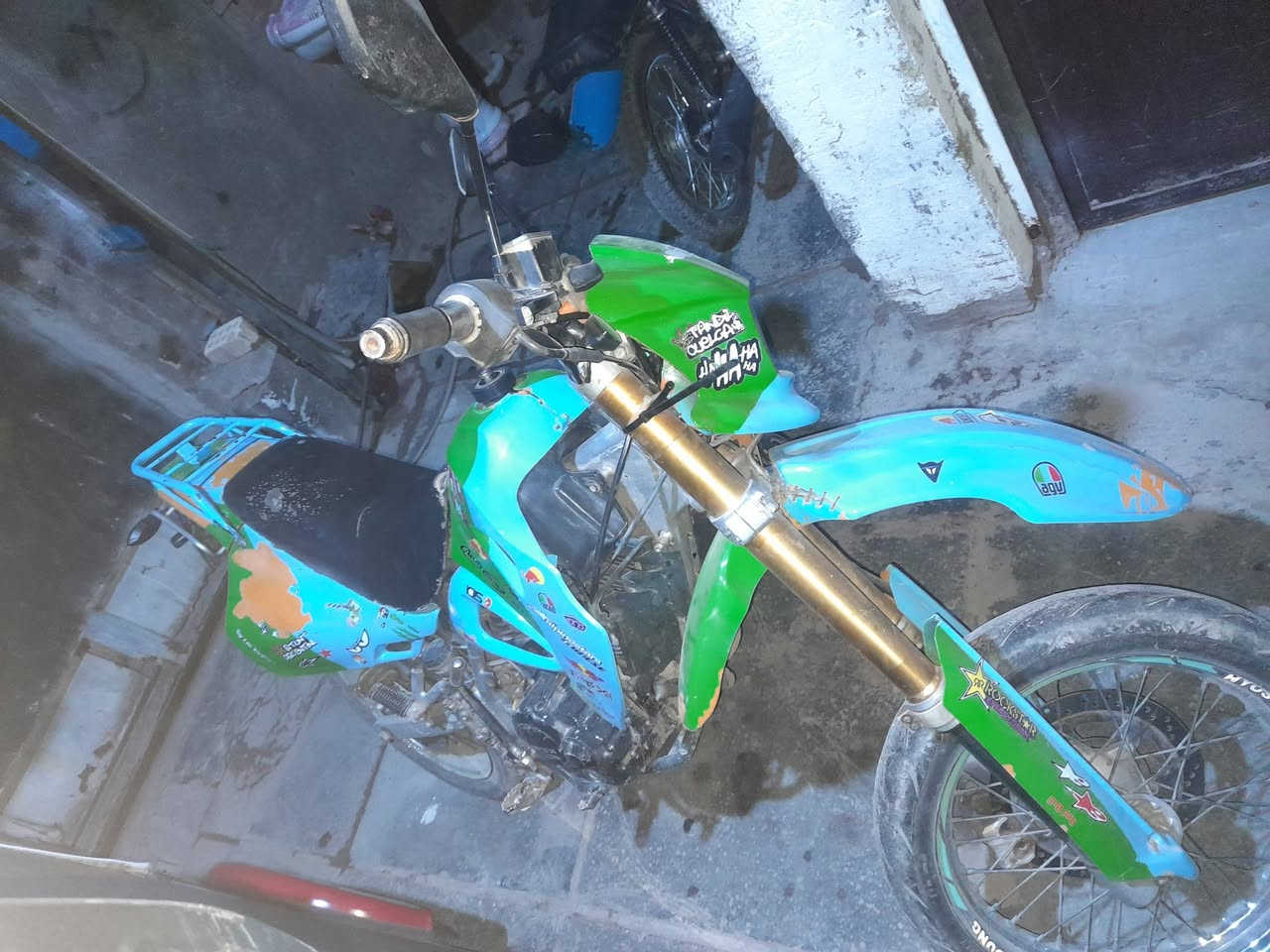 سلام عليكم قفاز. كاوسكي ياباني  أوراق اصولي مكينه دايوان مسحوك الثاني دراجه خير من الله السعر 800بيهه مجال المكان  :بغداد  نهايته حي اور.   . ***********اتصل
