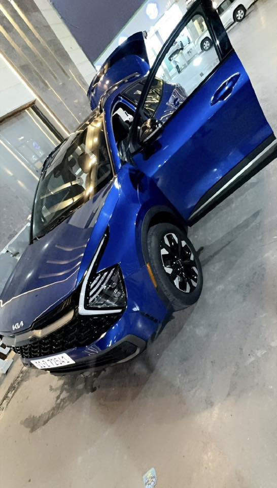 Kia Sportage 2023 X-Line
حجم لارج طويله ✅
لون ازرق  🌊
وارد امريكي 

حادث بنيد صبغ وجاملغ ونفسهن مصلحات بدون تبديل 
سيارة نضيفة كلش ماشيه 60 كيلو 

بنراما عل طول شاشه ديجتل بصمه تشتغيل عل بعد هواي مواصفات ممذكوره رقم نكليزي جديد هزه جديده سنويه جديده مكينه GDI فور ويل ✅
 السعر 225$
الاستفسار 
***********
