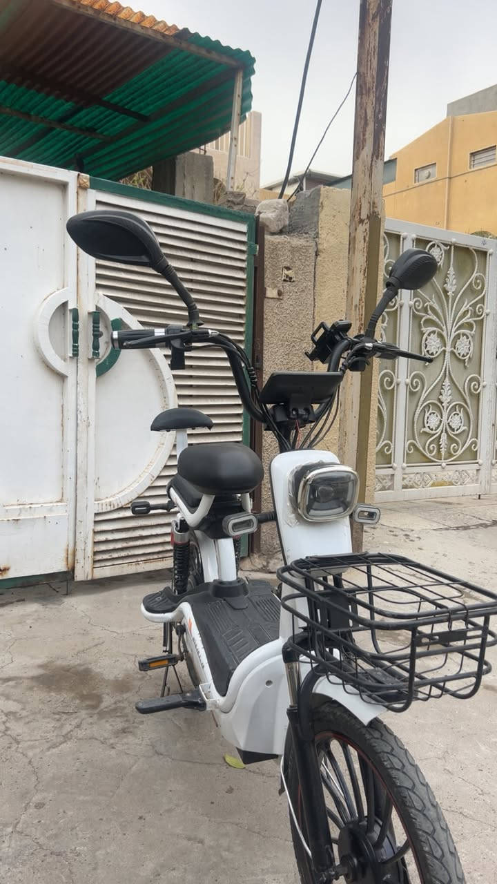 بايسكل شحن حجم 20
لون ابيض 
5بطاريات
نشره على الجوانب RGP متغيره
يجي ويا شحانته
سويجين وبصمتين تشغيل عن بعد
ب350 قفل 
مكاني حي العدل للتواصل 
***********
