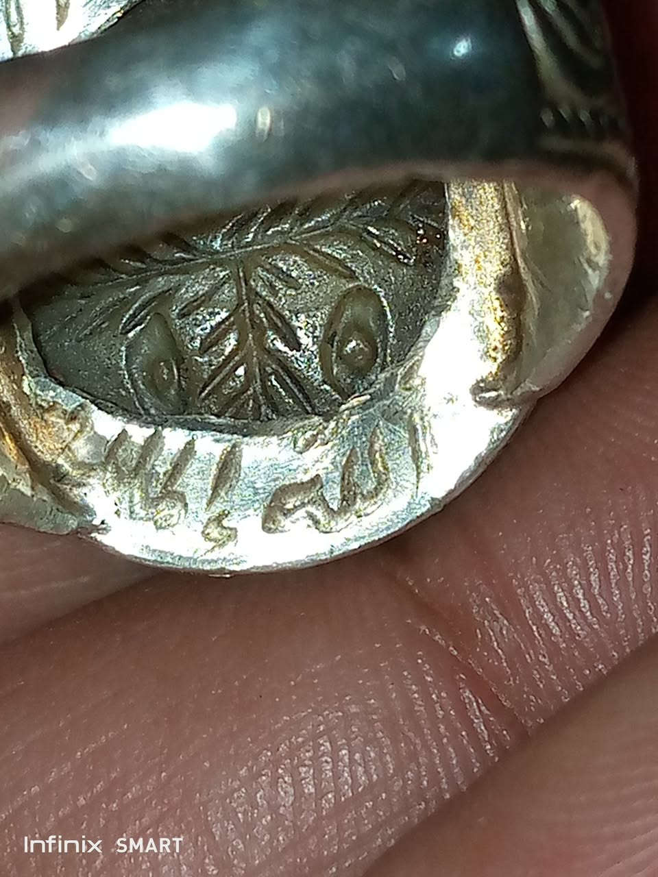 جزع يماني قديم خط كوفي ...... الله الملك 
وبنفس.  واذا  تقره من الجهه الثانيه الملك لله 
1241 هجري تاريخ عثماني..........
السعر   150


**إذا كنت صاحب هذا الإعلان وتريد حذفه لأي سبب، رجاءا أرسل رسالة إلى الدعم الفني**