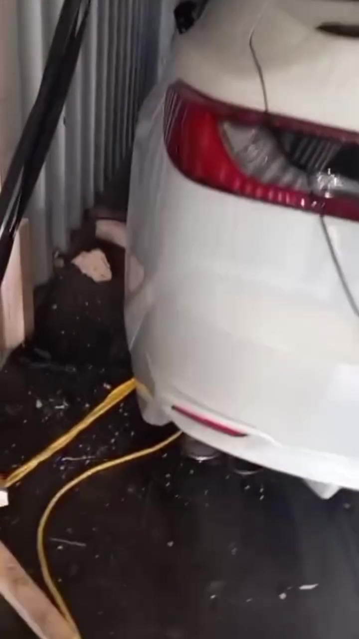 🎉🚗 **ألف ألف مبروك!** ❤️🚗  تم بحمد الله **وصول سيارة أحد الزبائن إلى #دبي تستاهل استاذ مصطفى بالخير عليك

 **شركة الفرات لمزادات السيارات – الوارد الأمريكي**! 💪🇺🇸  🔹 **استورد سيارتك من أكبر المزادات الأمريكية بكل ثقة وأمان!**  🔹 **نحن نضمن لك الجودة، الأسعار التنافسية، والمتابعة المستمرة حتى استلام سيارتك!**  📍 **مقر الشركة:**  📌 **الفلوجة – الشارع العام، مقابل قائمقامية الفلوجة، قرب جامع حمود المحمود** 🕌  📞 **للتواصل والاستفسار:**  ***********  (واتساب متاح ✅)  📲 ***********📲 ***********📌 **بإدارة: بركات أبو جنيد**  نسأل الله التوفيق للجميع، ونتمنى لزبائننا الكرام قيادة آمنة ومريحة! 🚗✨  #مكتب_الفرات_لمزاد_السيارات #الوارد_الأمريكي #مزادات_السيارات #استيراد_السيارات #عروض_السيارات #وصول_السيارات

