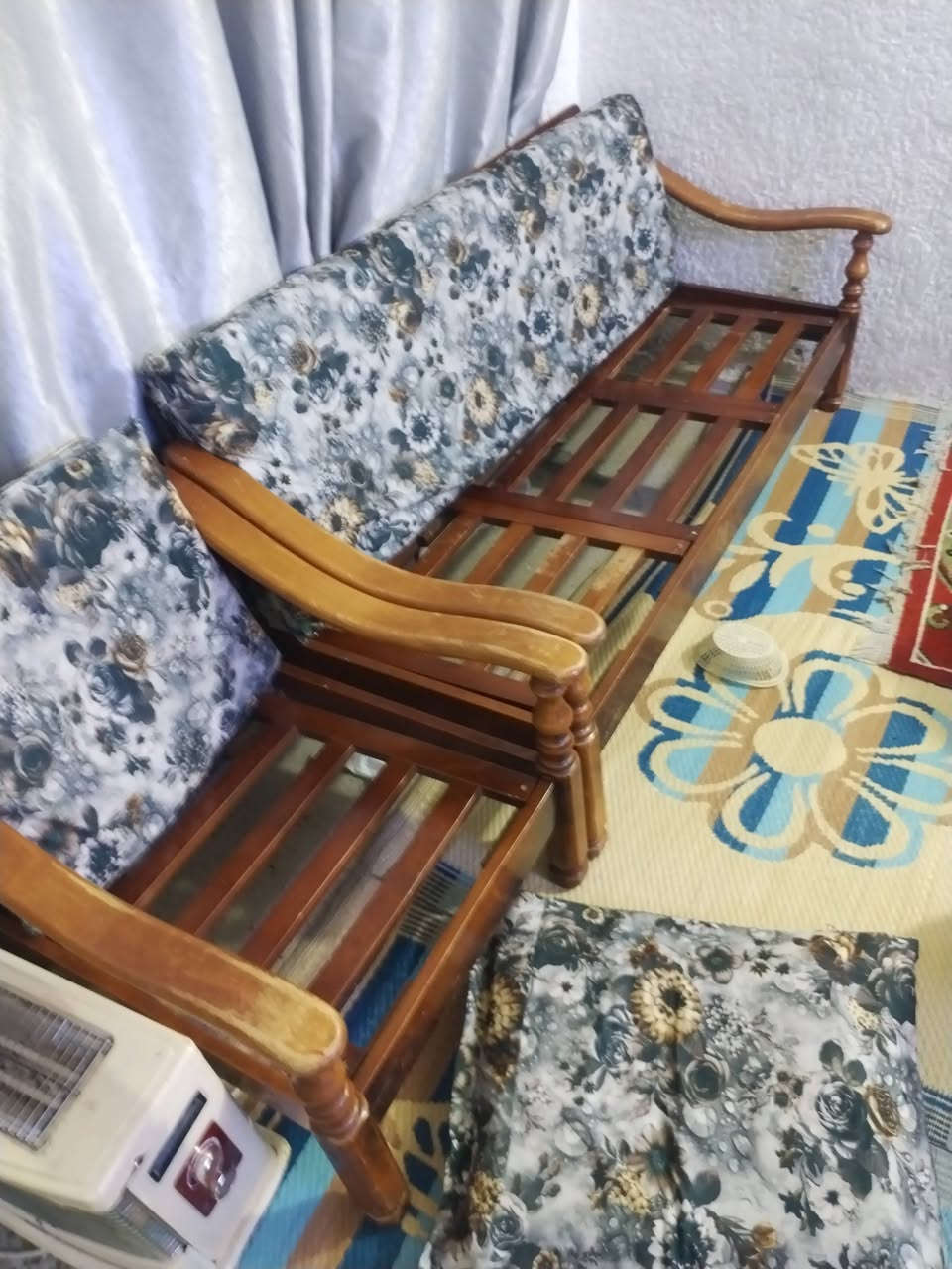 السلام عليكم كرويته وكرسي نضيفات جدآ مكاني الشعله السعر ٤٠ الف ***********
