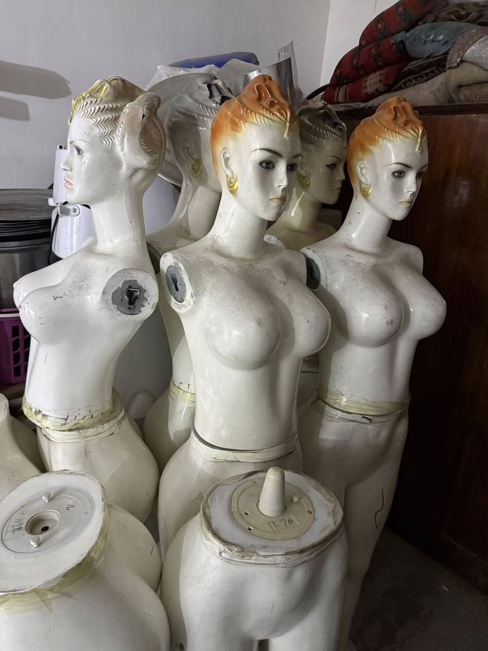 مليكانات للبيع ١٠ قطع نظافه ٨٥٪؜ للتواصل ***********
