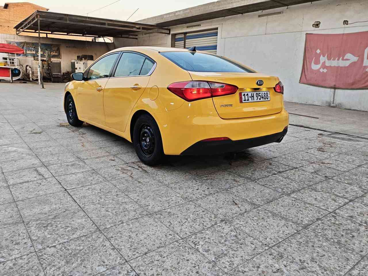 السلام عليكم فورتي 2015 رقم بغداد بسمي وارد امريكي حادث بنيد معه جاملغ امامي بدون دواخل شواصي مكفولات سيارة جديدة وجاهزة محرك كير مكفولات صدر امامي خلفي جديد تخم تاير جديد للاستفسار *********** السعر 100 ورقة مكان بغداد
