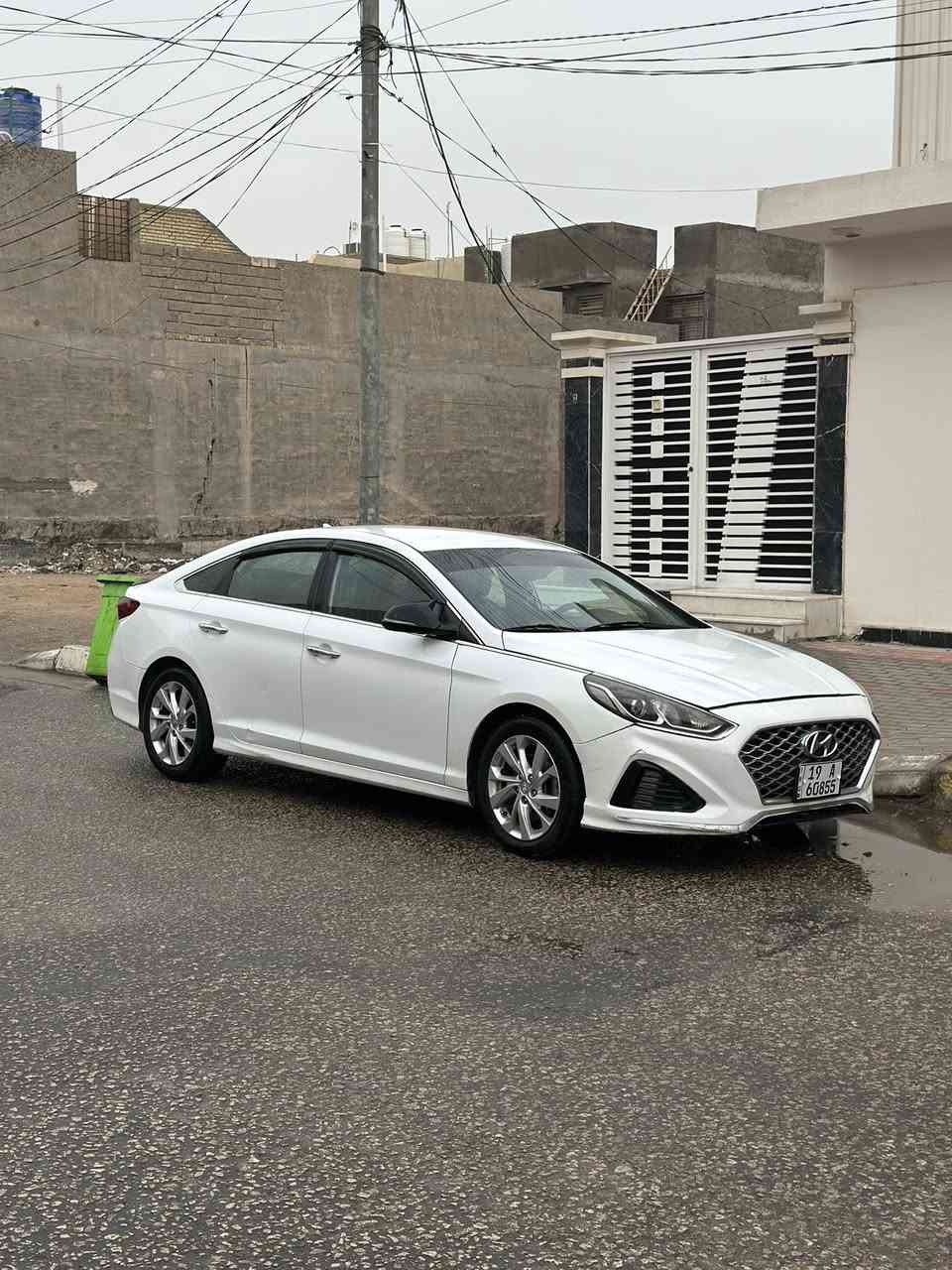 سلام عليكم
سوناتا 2018  ماشيه 100 ميل 
رقم كربلاء الدولي بسمي سنويه جديده 2031
فول مواصفات عده الفتحه 
بصمه تشغيل 
بصمه ابواب 
بصمه صندوك 
ثلاث انضمه قياده  سبورت وايكو ونورمال 
تحكم استيرن 
كشنات كهرباء +تدفئه 
رادارات اماميه 
رادار جانبي 
شاشه كبيره + كامره 
اشاير بلمري 
ويل كب ابلاد 
بجم زنون 

محرك 2400 وكير كفاله صدر امامي +خلفي جديد تخم تاير جديد 
تدفئه تبريد منضومه جديده 

بيه 3قطع صبغ جاملغين اماميه اوبنيد 

مكاني كربلاء سيف سعد 
***********
السعر 113
