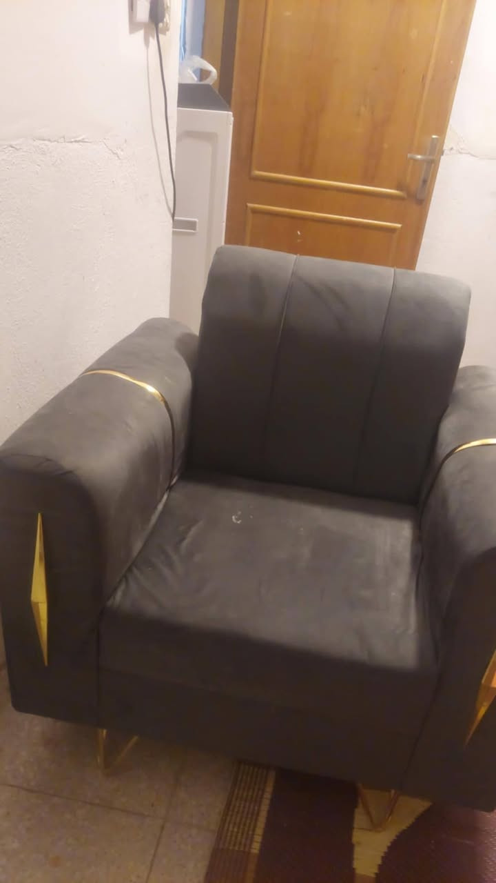 تخم جديد بعده عشر نفرات مكانه نجف سعره 235وبيه مجال لشراي


**إذا كنت صاحب هذا الإعلان وتريد حذفه لأي سبب، رجاءا أرسل رسالة إلى الدعم الفني**