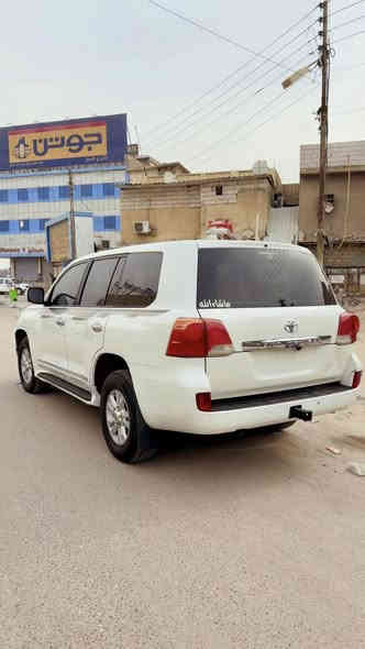 يالله ادوات ادوات ادوات  لاند كروز 2011  خليجي حاوية بدون كص بدون فتح جاهزة من كلشي ع وضع الشركه السياره دخول جديد مكينة 8 سلندر بريم تاير جديدة  تريك ناشف  من حدادة من نعومة تعهد من السرقة والعشائر والكص العنولن بصرة سعر 160 بيهة مجال  ***********
