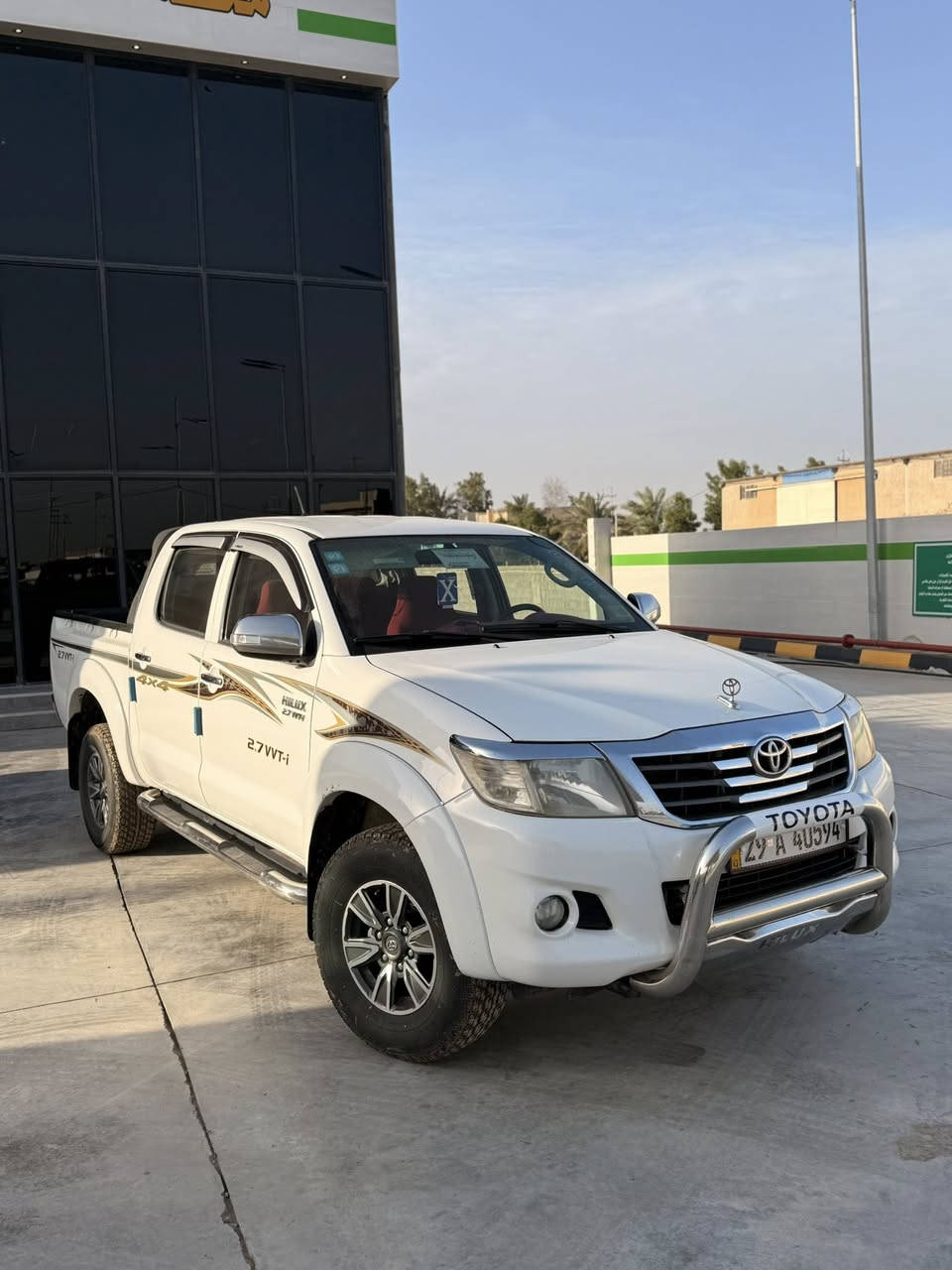 سلام عليكم
فورويل2015
كير عادي
بيها قطعتين باب +جاملغ اصلي 
تخم تاير جديد 
سياره جديده كلش
عليها كشرر يخبل
رقم واسط تحويل مباشر
مكان واسط الصويره
***********
