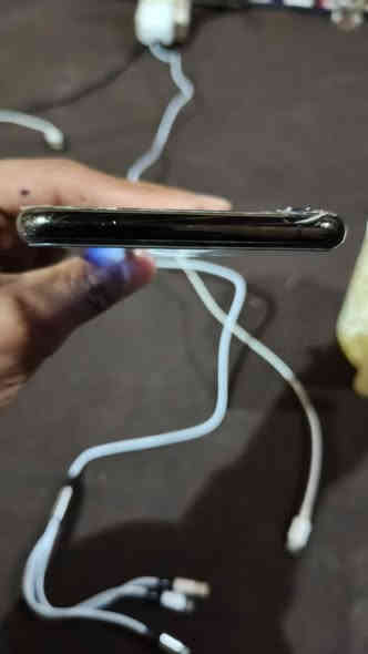 سلام عليكم 
ايفون اكس ماكس ايس 
ذاكره ٢٥٦
بطاريه ٧٨
فول نظافه بس الظهر مشروك ومخلي تيب عليه 
ما مفتوح فيس ايدي شقال 
شاشه بلاد بطاريه بلاد السعر ٢٢٥
رقم التلفون ***********
مكاني كركوك عمل شعبي
