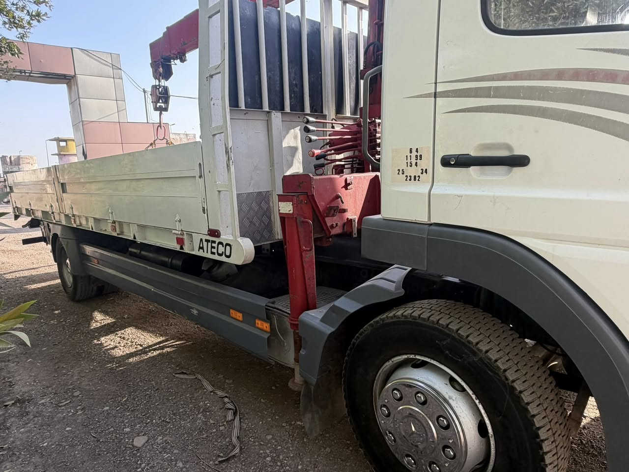 كرين مارسيدس اتيكو
الموديل 2003
الكرين 3 طن
السياره جاهزه من كلشي 
بأسمي تحويل مباشر 
السعر 270$
***********
