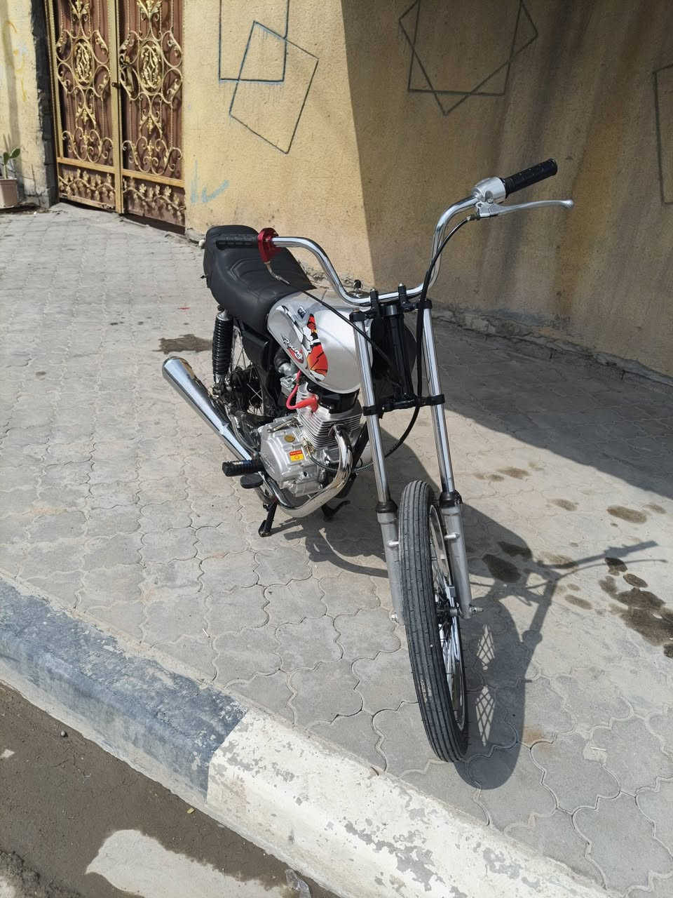 السلام عليكم دراجة للبيع الدراجة معمرة من شهر الثاني ما مفتوحة كفالة عامة دراجة كلك عنواني بصرة الزبير المربد الجديد السعر 650 بيهة مجال الشراي يراسلني خاص رقم المبايل : ***********
