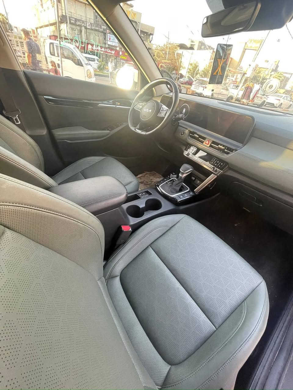 السلام عليكم 
كيا سلتوس فئه SX 2024
صور الحادث بلمنشور 
تبديل جاملغ امامي وصبغ جاملغ خلفي

فول موصفات عدا الفتحه 

شاشه دجتل متصل 

بصمه تشغيل + بصمه ابواب + تشغيل عن بعد

سستم سماعات BOSS

كشافات زنون

بك لايت LED

ردار امامي خلفي جانبي 

شاحن لاسلكي + تايب سي

تبريد قطعتين 

ثلاث وضعيات قياده 

تبريد بيانو 

فور ويل 4*4

داخل جلد لونين زيتوني واسود

مكينه 1600 تيربو 

ماشيه ٦٠٠٠ مايل

علماً السياره بدون لوحات 

للاستفسار الاتصال ***********
