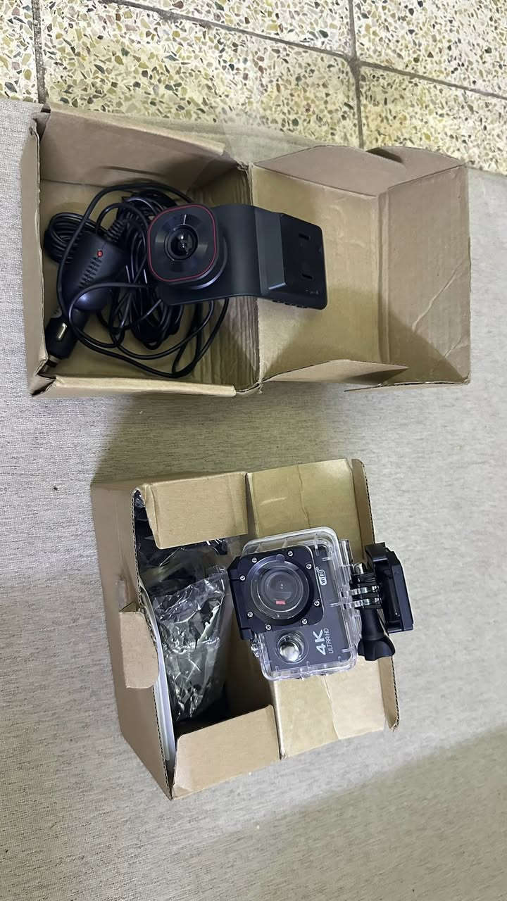 السلام عليكم شباب كامرات ثنين داشكام كاملات هنه وملحقاتهم  شتغلن مباشر وشحن السعر ٣٥ ما عندي توصيل مكاني البلديات خلف ملعب المعارض التواصل خاص


**إذا كنت صاحب هذا الإعلان وتريد حذفه لأي سبب، رجاءا أرسل رسالة إلى الدعم الفني**