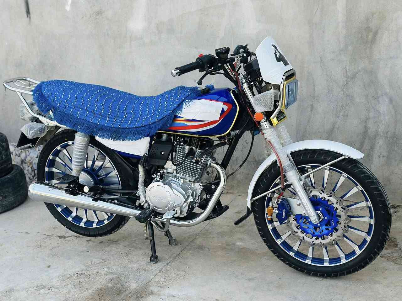 السلام عليكم نامي برو 200cc موديل 25 شكل ل26 ولدراجه طالعه ب2026 كفاله عامه ماشيه قليل كلش بعدها صفر نضافه شوف عينك اوراق كامله بصمات 2
لدراجه مكفوله من ايشي مكاني ديالى جلولاء 
سعر 785مجال بسيط شراي اتصل *********** 
((بيع فقط))
