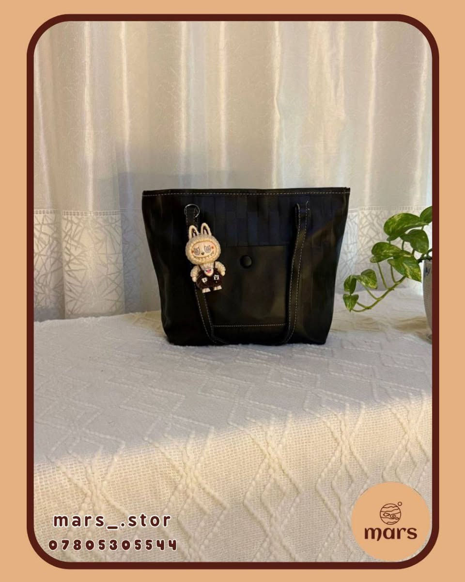 ما ألج خلكَ تبدلين جنطه بكل طلعه وتردين جنطه تلائم كل الملابس 👜
وفرتلكم هالموديل ألّي يجنن رغم بساطتها لكن مميزه ب... 
_الوانها الشتائيه 
_تصميمها الجذاب
_ جلدها الناعم الطري
_ خفيفه بالاستعمال 
_ابعادها 25*35
_سعرها 10.000 
_يوزر الانستا 👈 mars_.stor
@

    👜 للحجز مراسلتنا واتساب *********** 👜
.
Mars Stor MARS STOR 
#موضة #حقائب #ازياء #ترند #العراق
